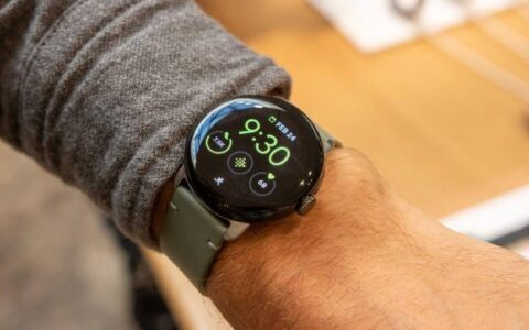 谷歌 Pixel Watch 2 智能手表配置曝光：配备骁龙 W5 芯片，支持超宽带技术